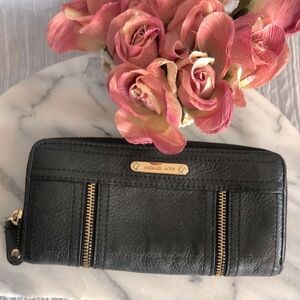 MICHAEL KORS Moxley soft black leather accordion zip around wallet gold hardware
